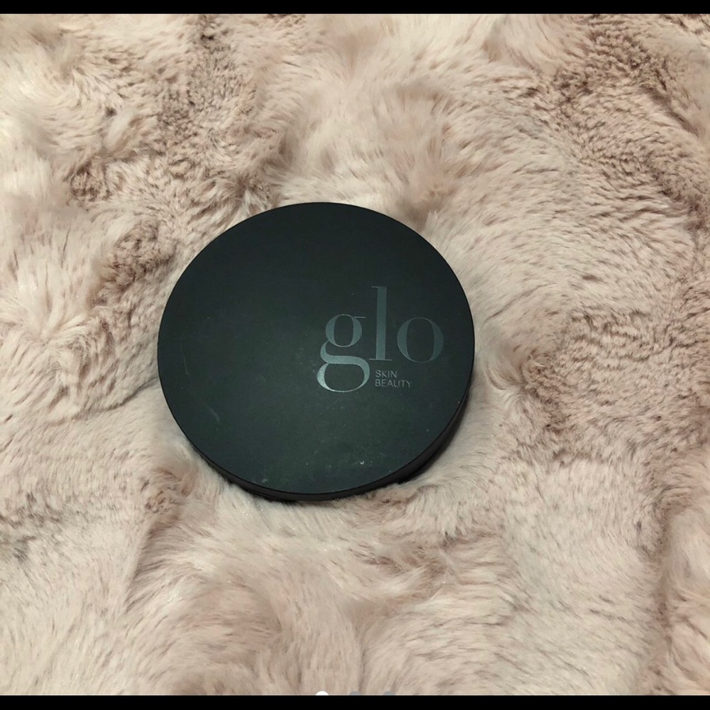 GLO Skin Beaty Pressed Base Honey Dark